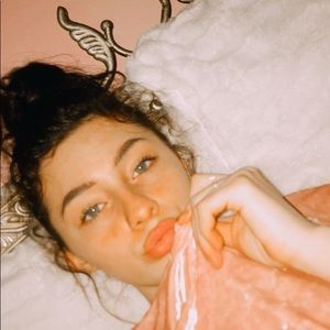 Meet your Posher, Ayzley